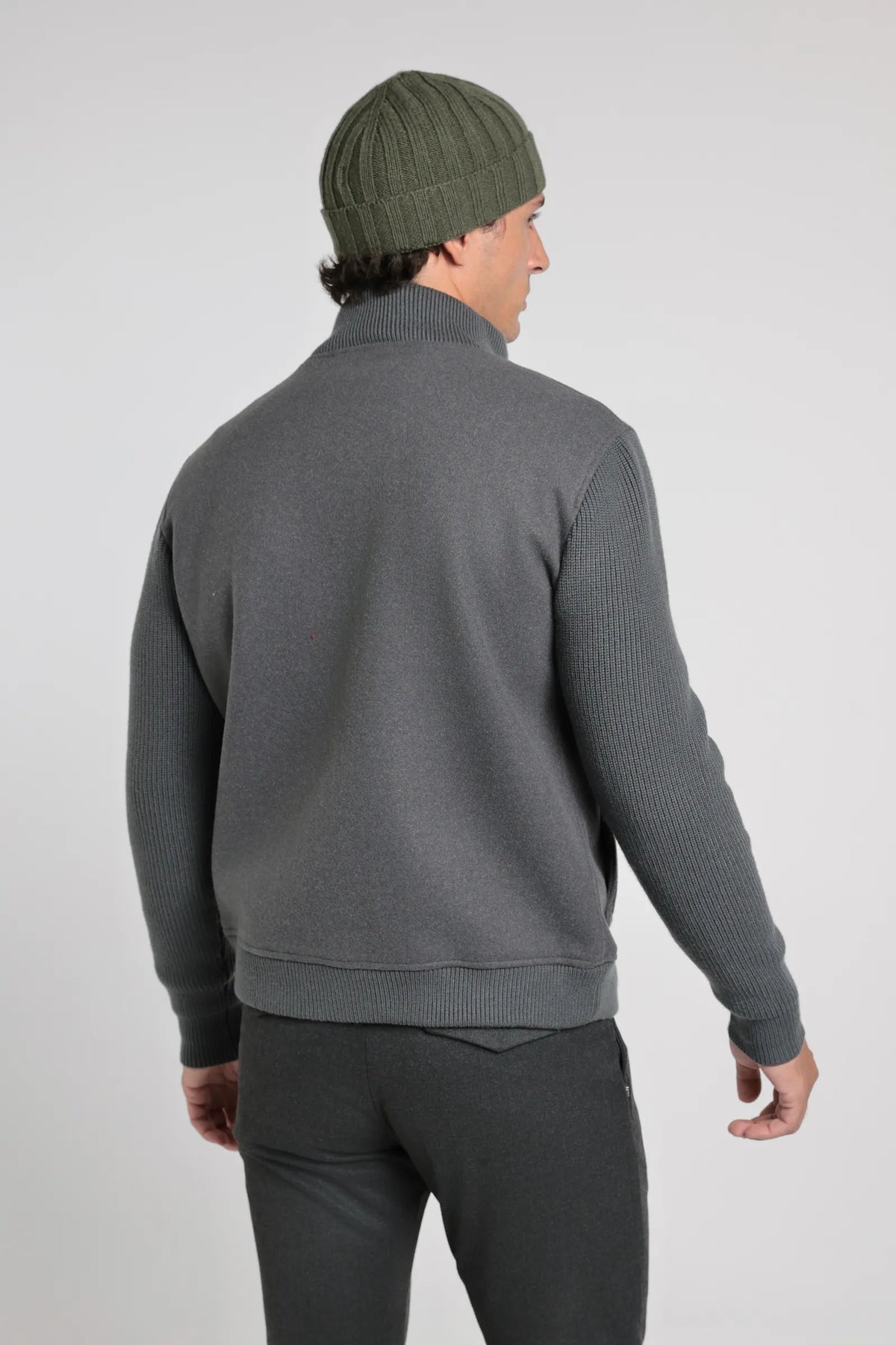 #colore_grigio melange
