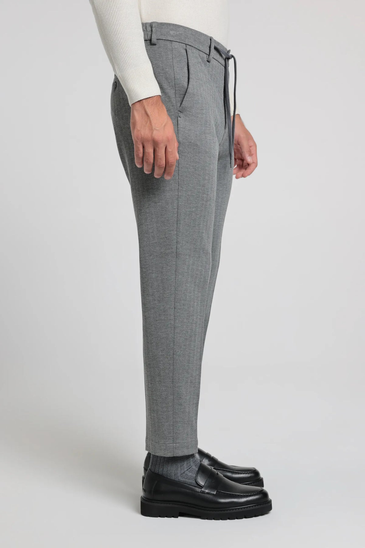 #colore_grigio