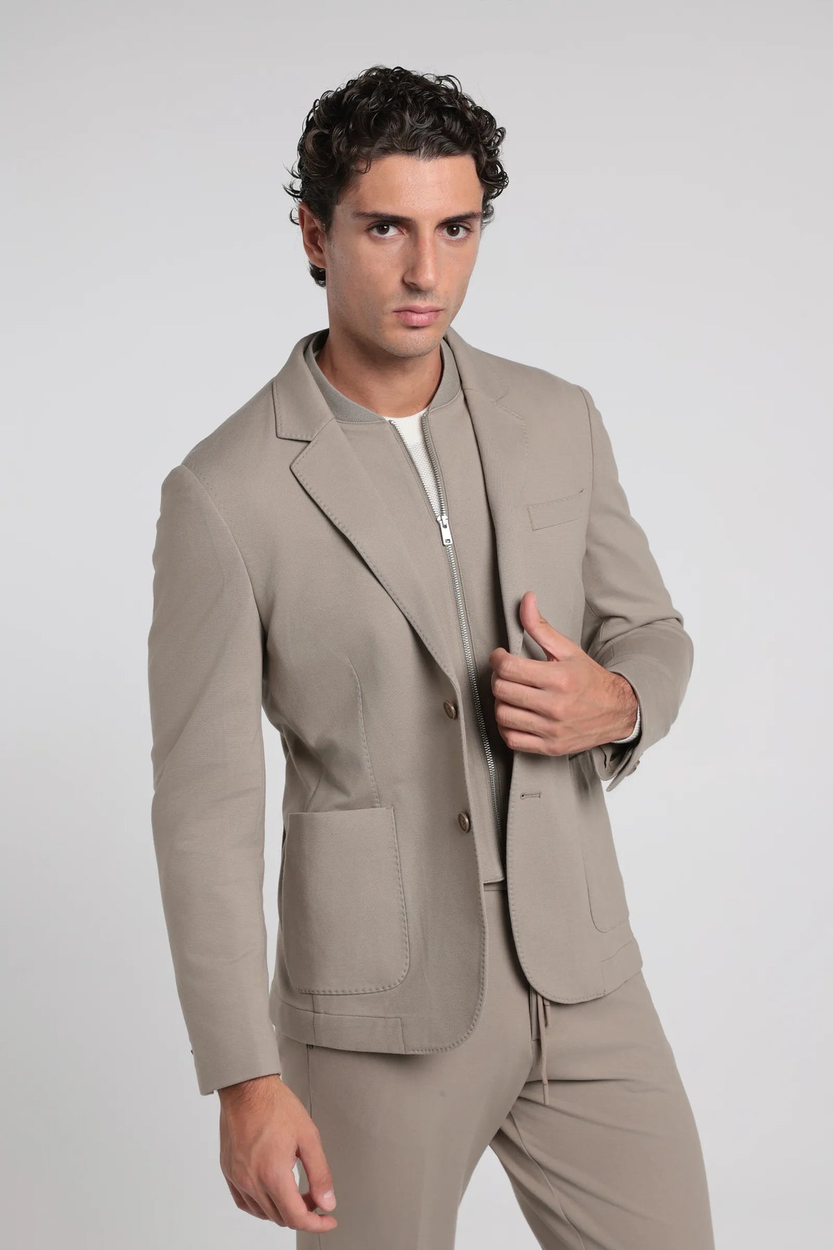 #colore_beige