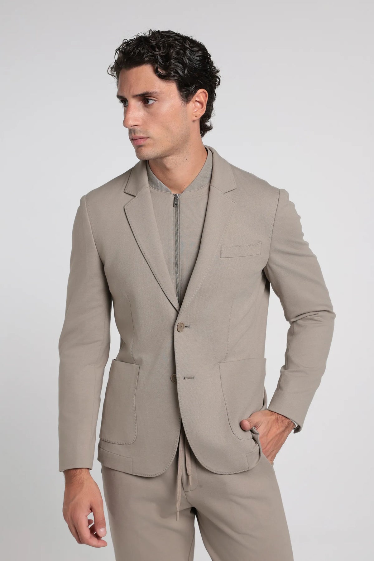 #colore_beige