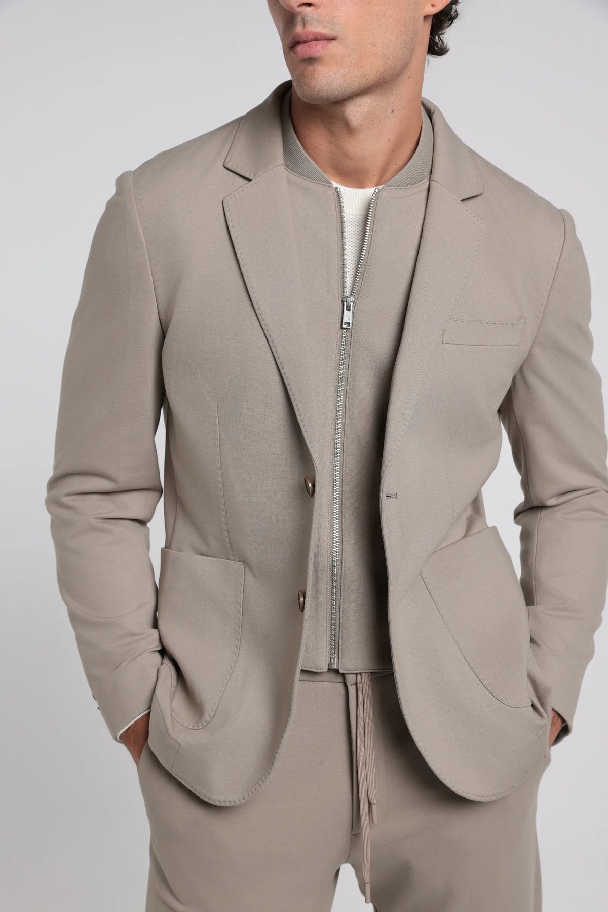 #colore_beige