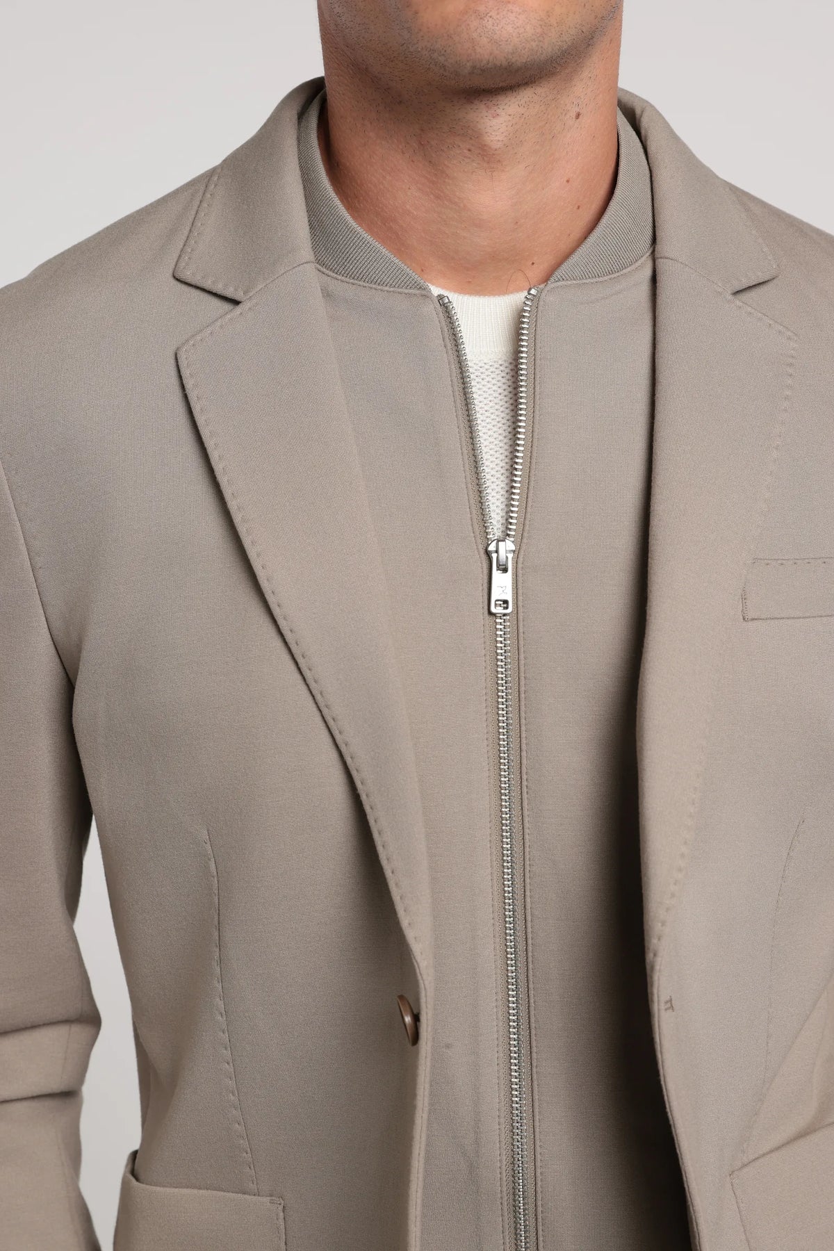#colore_beige